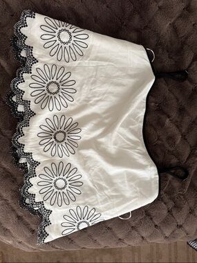 White Eyelet Crop Top with Black Daisy Embroidery